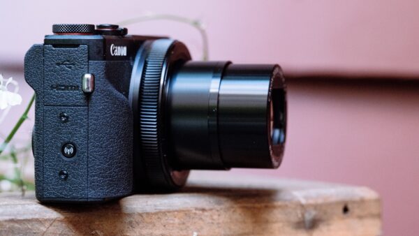 Canon PowerShot G7 X Mark III được trang bị ống kính zoom quang học 4.2x