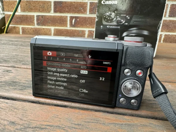 Hệ thống lấy nét tự động trên Canon PowerShot G7 X Mark III sử dụng công nghệ Contrast Detect