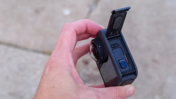 Hệ kính bảo vệ optical glass của Gopro MAX2 chống bám nước