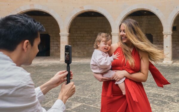 Insta360 X5 sở hữu thiết kế nhỏ gọn