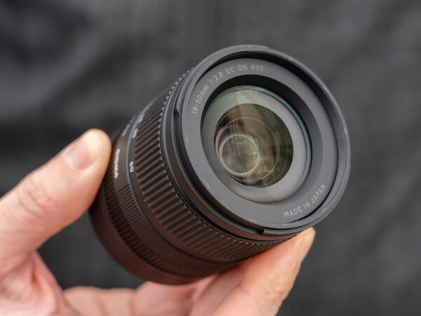 Giới Thiệu Về Sigma 18-50mm f/2.8 DC DN Contemporary: Lens Zoom Đa Năng Cho Máy Ảnh Mirrorless APS-C