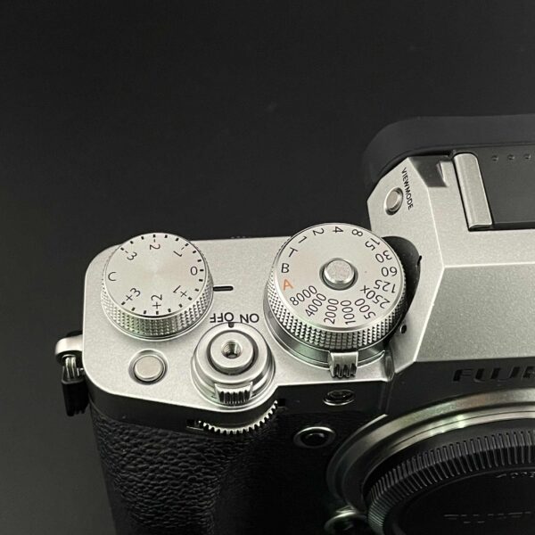 Đối với những chiếc Fujifilm X-T4 Cũ, pin đi kèm vẫn duy trì hiệu suất tốt