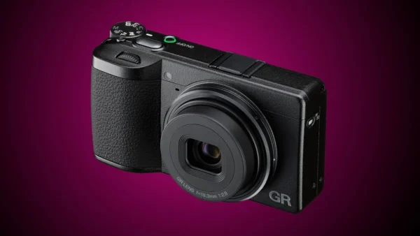 Ricoh Ra Mắt Hai Biến Thể GR IV