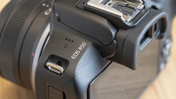 Đánh giá chi tiết Canon EOS R50 - 4
