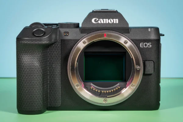 Chống rung IBIS 5 trục: nâng cấp quan trọng nhất của Canon EOS R8 II