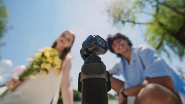 Insta360 Luna Pro: Máy Ảnh Gimbal Cầm Tay Đồng Phát Triển Cùng Leica Cho Nhà Sáng Tạo Nội Dung